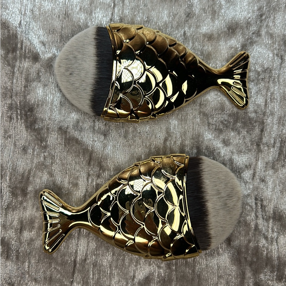 Mermaid tail make up brushes